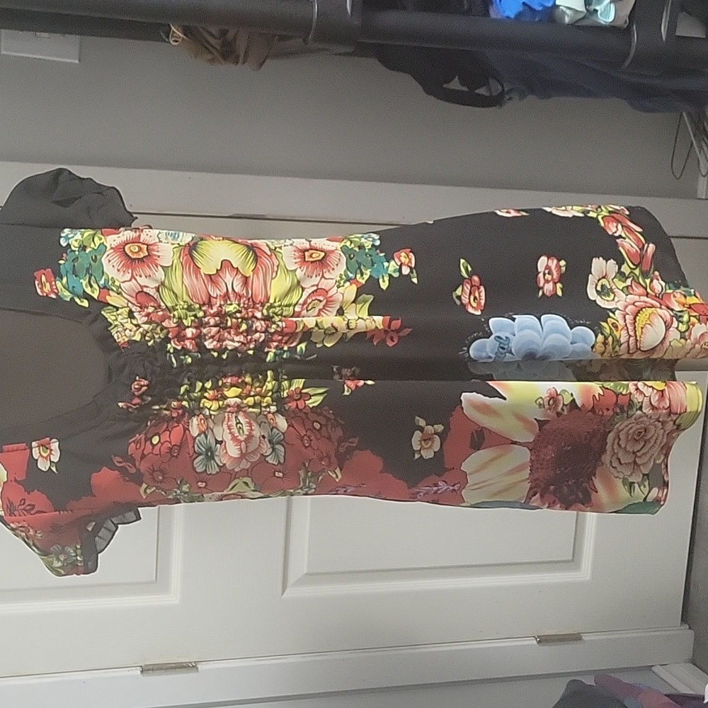 Desigual Size 40 (8) Black Floral Knee Length Dress